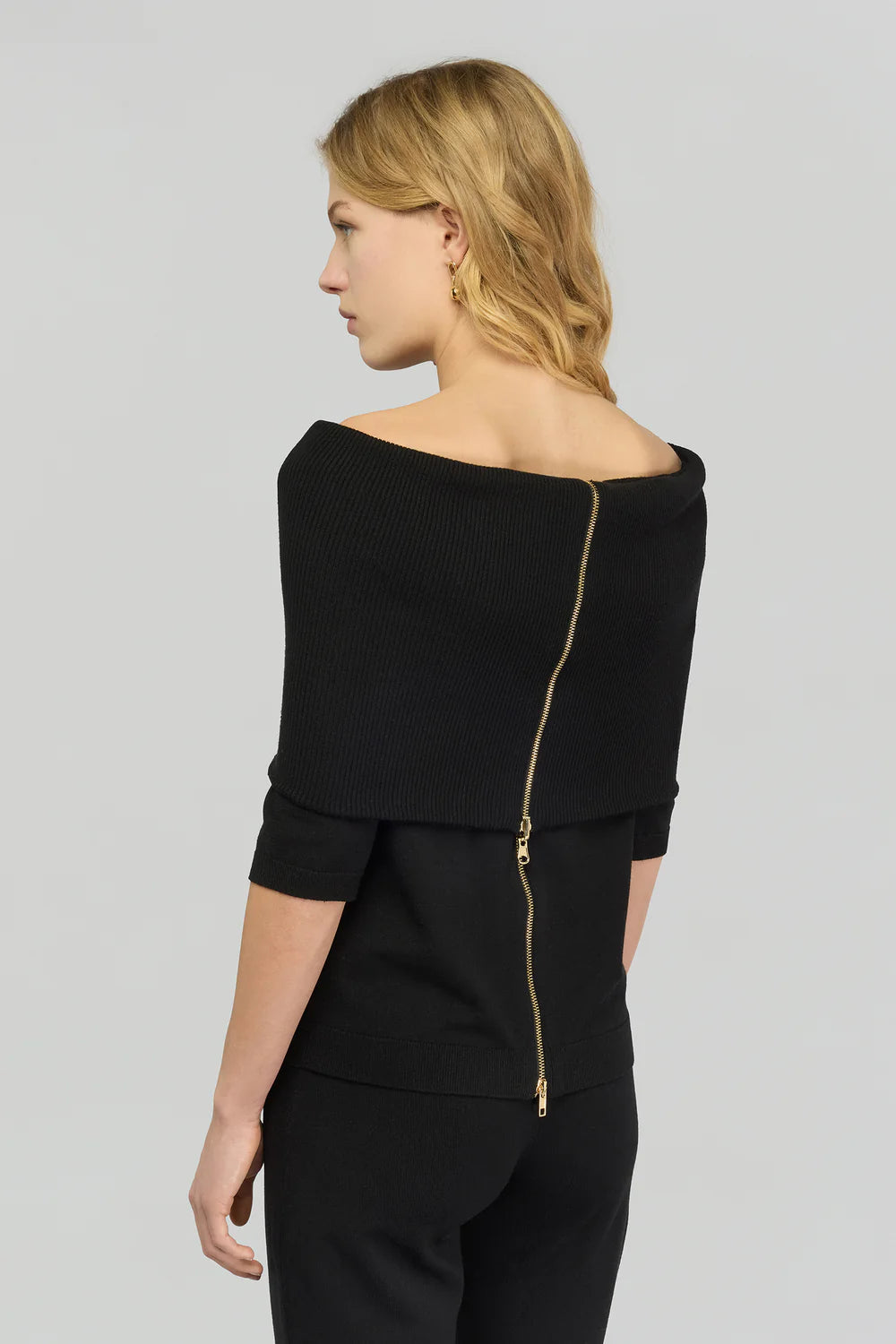 Semicouture Maglia in Viscosa con Ampia Scollatura Donna